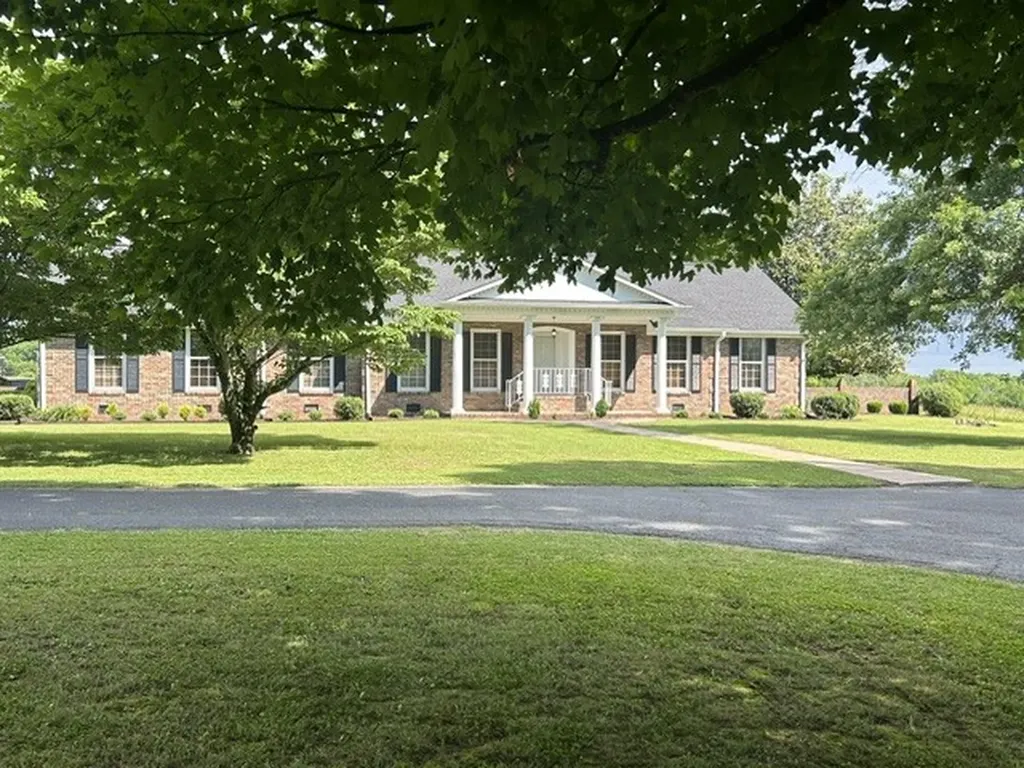 805 Boonshill Petersburg Road Petersburg TN 37144