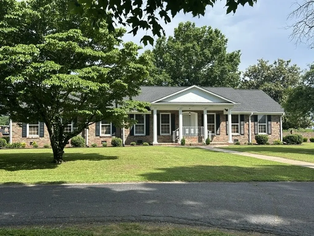 805 Boonshill Petersburg Road Petersburg TN 37144