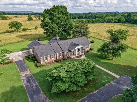 805 Boonshill Petersburg Road Petersburg TN 37144