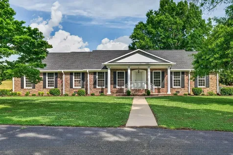 805 Boonshill Petersburg Road Petersburg TN 37144