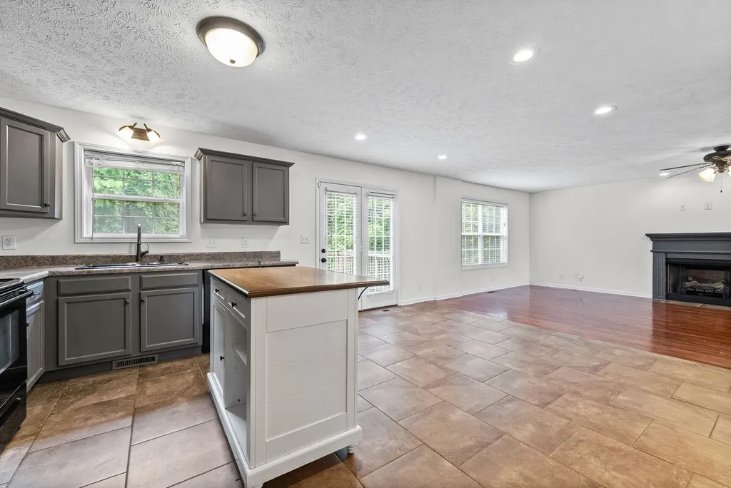 1801 Jackie Lorraine Drive Clarksville TN 37042