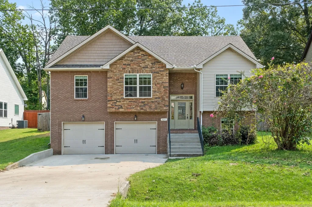 1845 Deerstand Drive Clarksville TN 37042