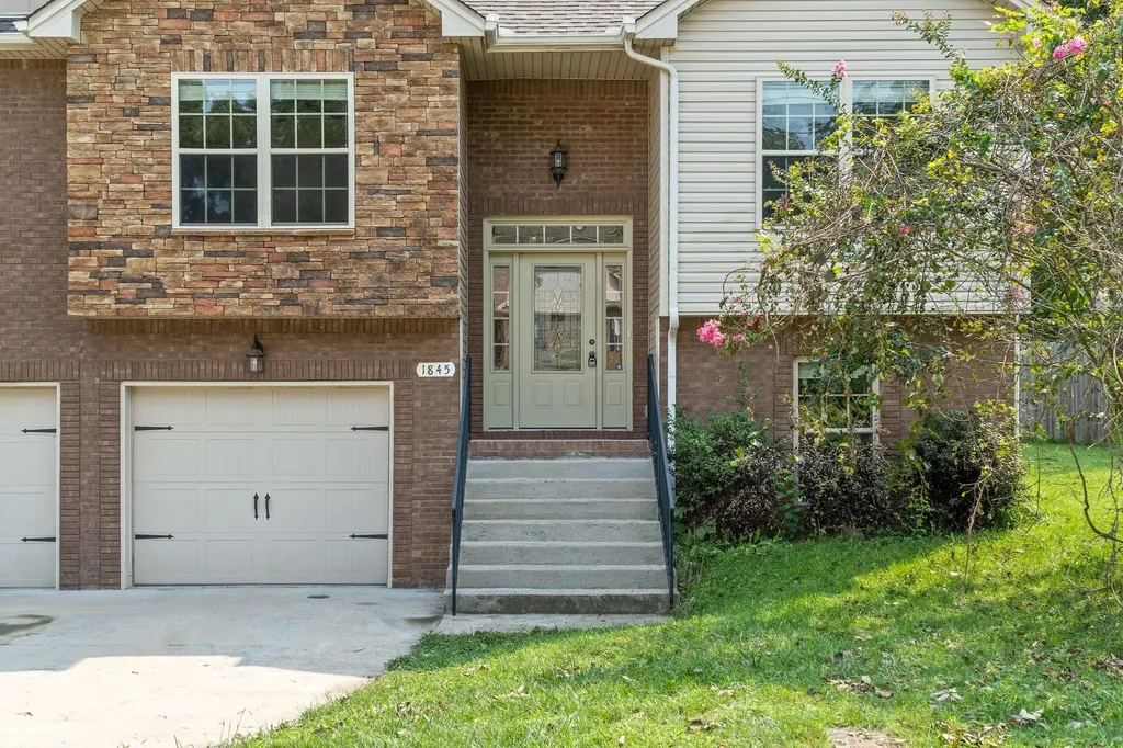 1845 Deerstand Drive Clarksville TN 37042
