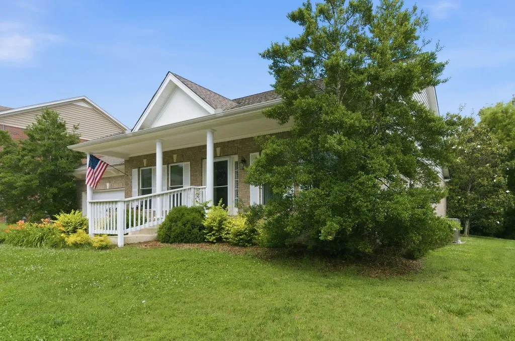 917 Falling Water Court Nashville TN 37221