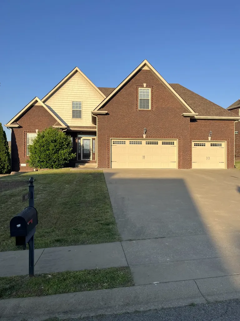 1615 Edgewater Lane Clarksville TN 37043