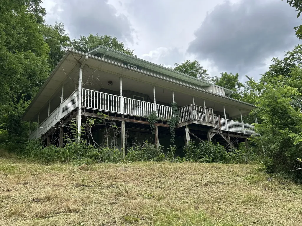 98 Hackett Valley Road Hickman TN 38567