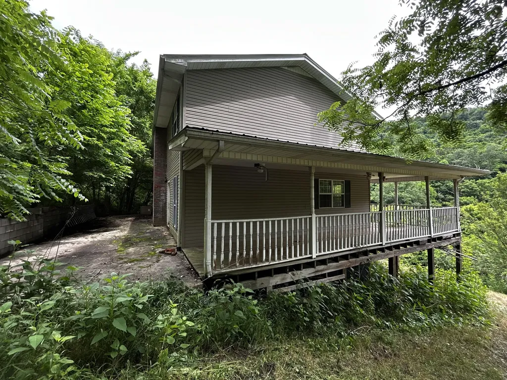 98 Hackett Valley Road Hickman TN 38567