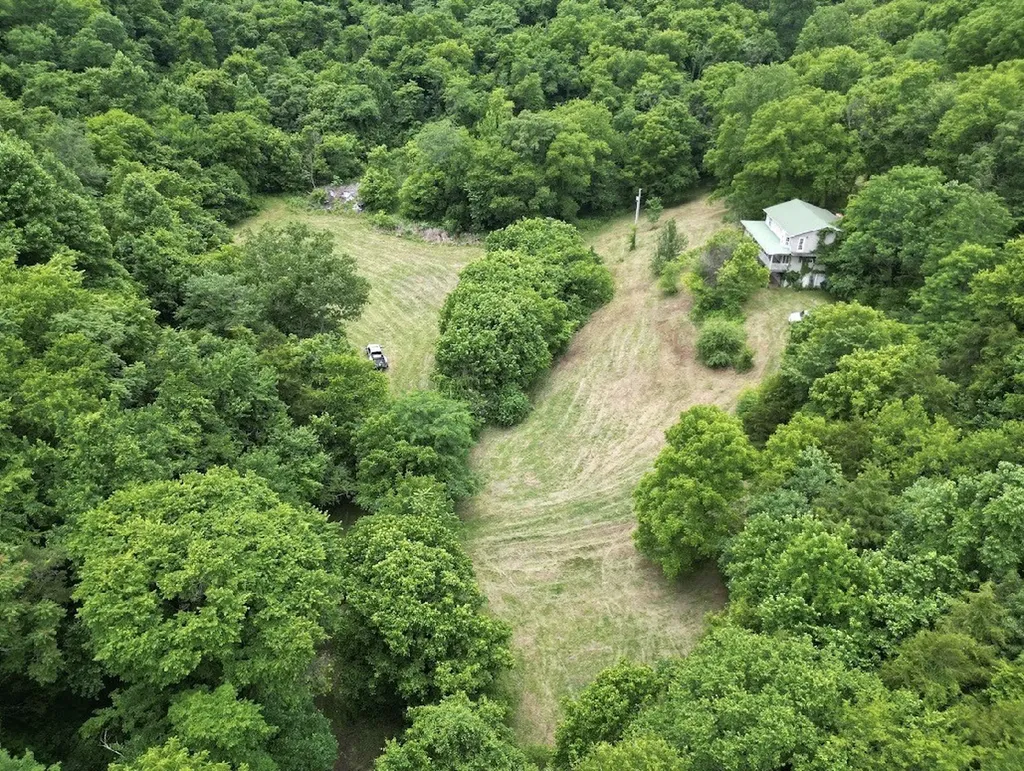 98 Hackett Valley Road Hickman TN 38567