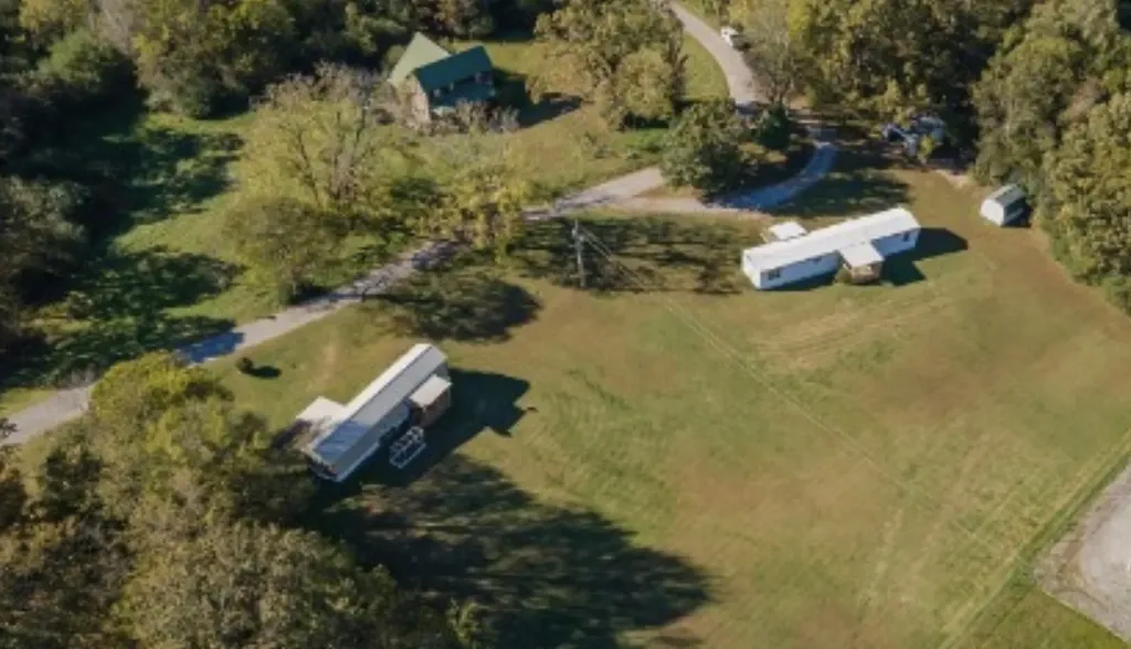 990 Community Road Nunnelly TN 37137