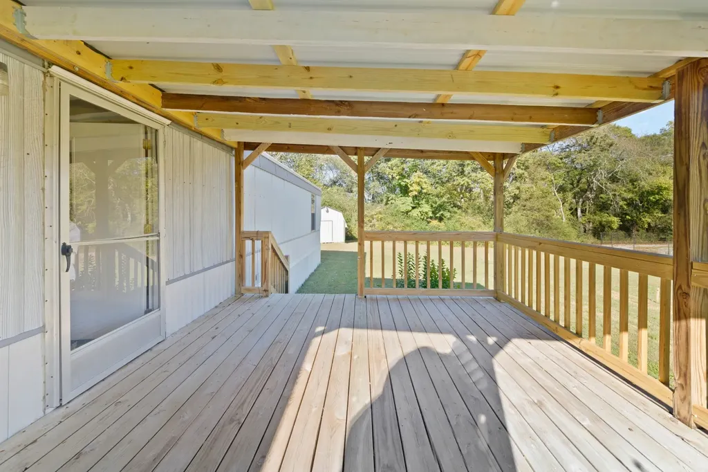 990 Community Road Nunnelly TN 37137