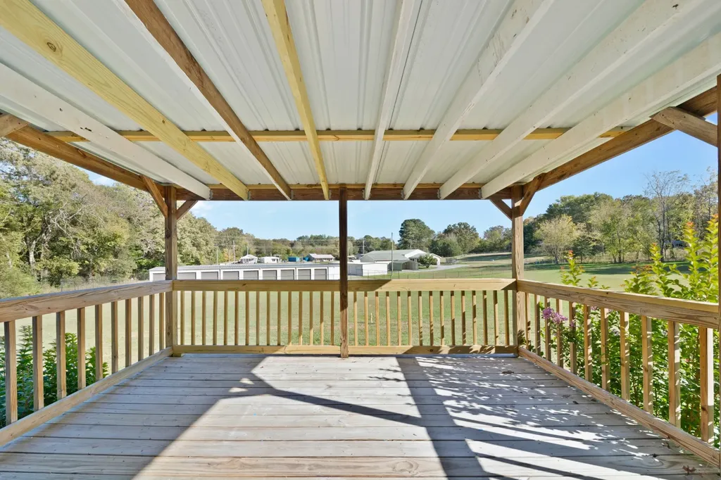 990 Community Road Nunnelly TN 37137