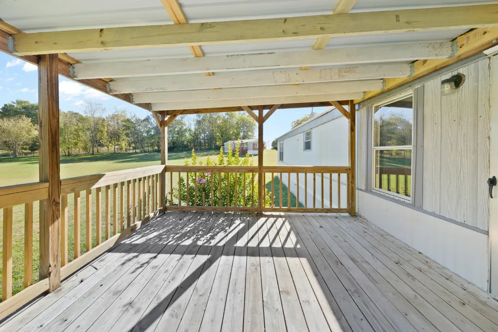 990 Community Road Nunnelly TN 37137