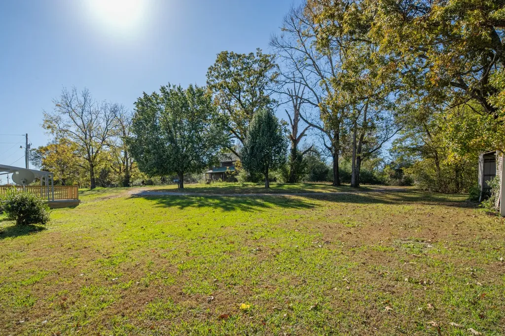 990 Community Road Nunnelly TN 37137