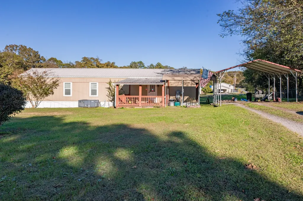 990 Community Road Nunnelly TN 37137