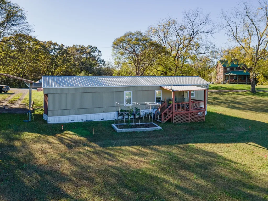990 Community Road Nunnelly TN 37137