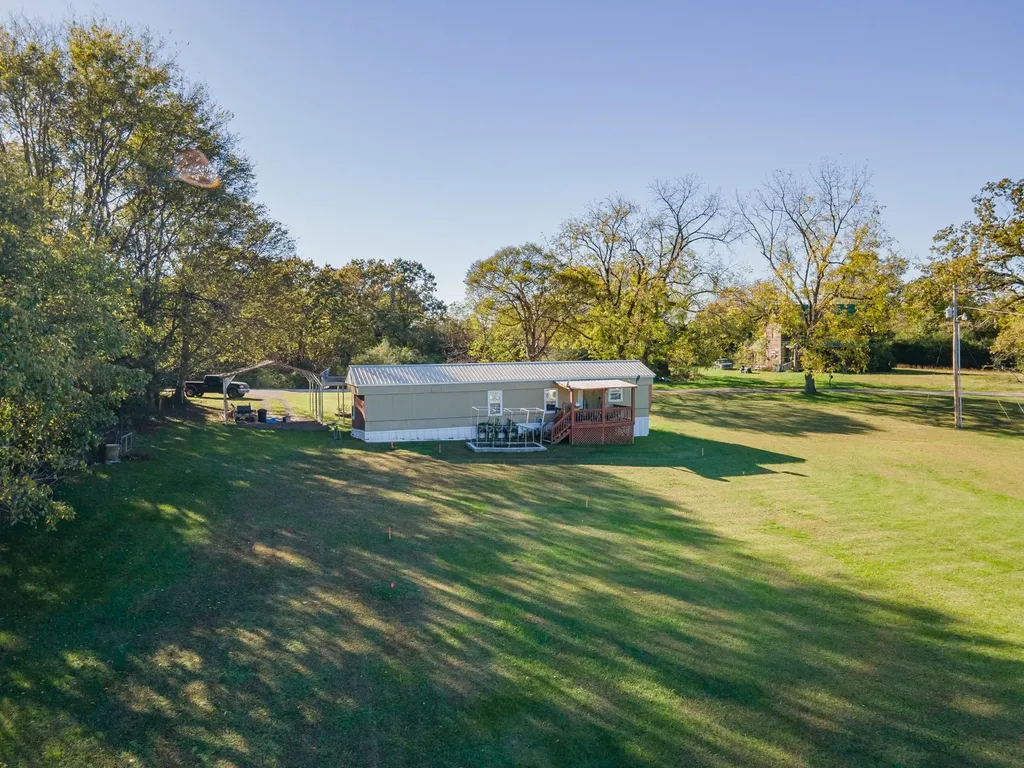 990 Community Road Nunnelly TN 37137