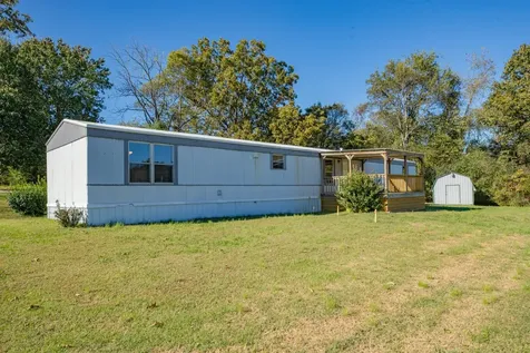 990 Community Road Nunnelly TN 37137