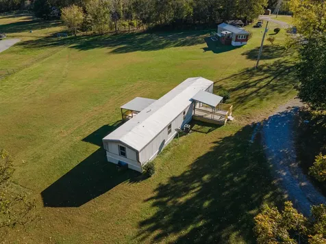 990 Community Road Nunnelly TN 37137