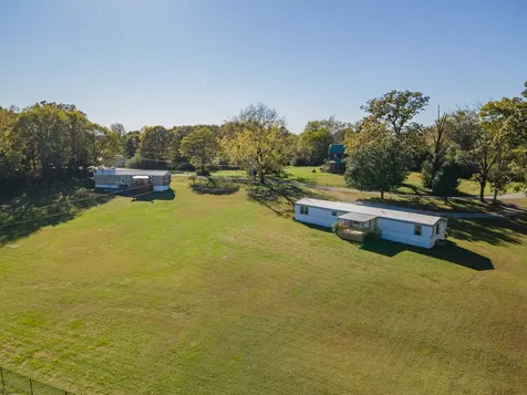 990 Community Road Nunnelly TN 37137