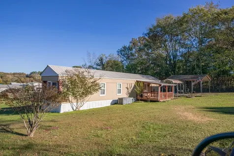 990 Community Road Nunnelly TN 37137