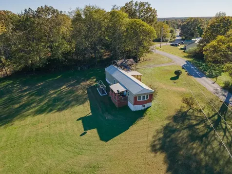 990 Community Road Nunnelly TN 37137