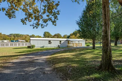 990 Community Road Nunnelly TN 37137