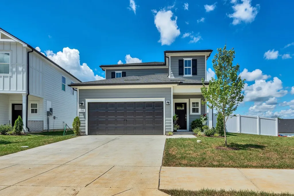 1752 Flora Grove Hermitage TN 37076