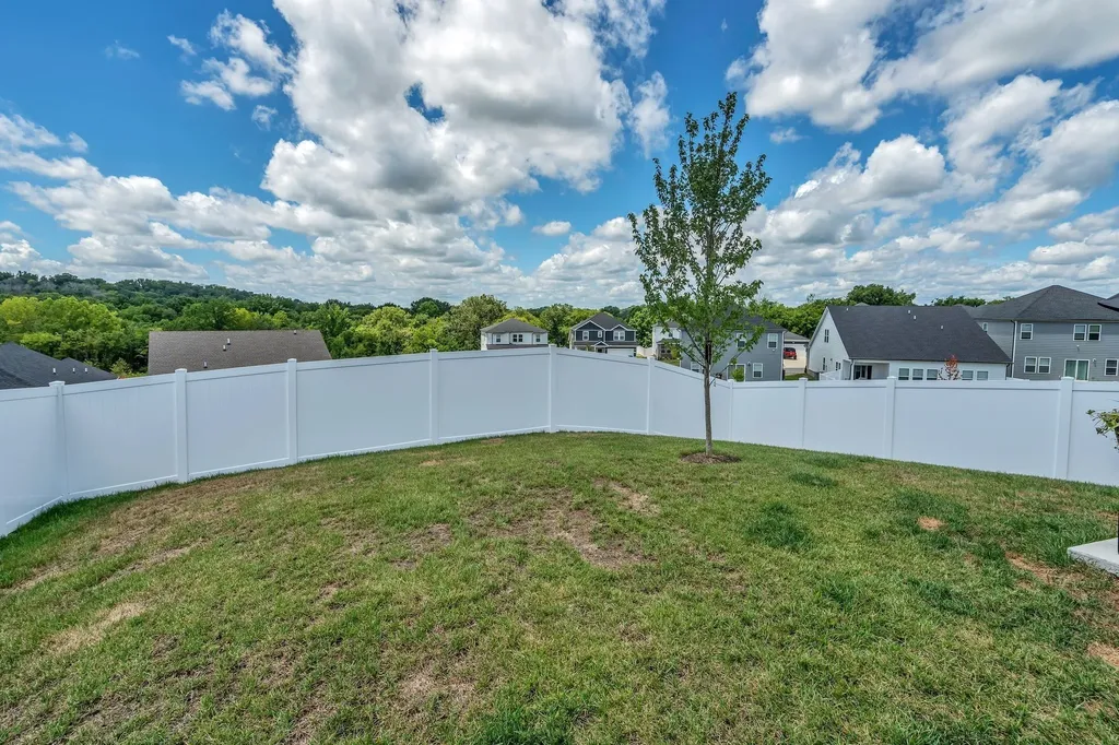 1752 Flora Grove Hermitage TN 37076