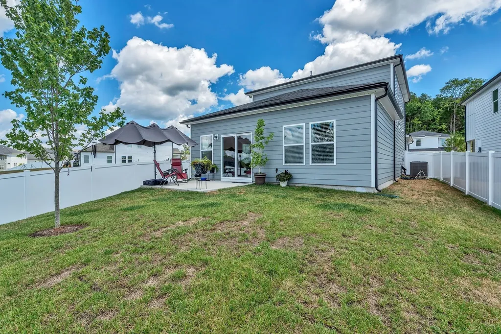 1752 Flora Grove Hermitage TN 37076