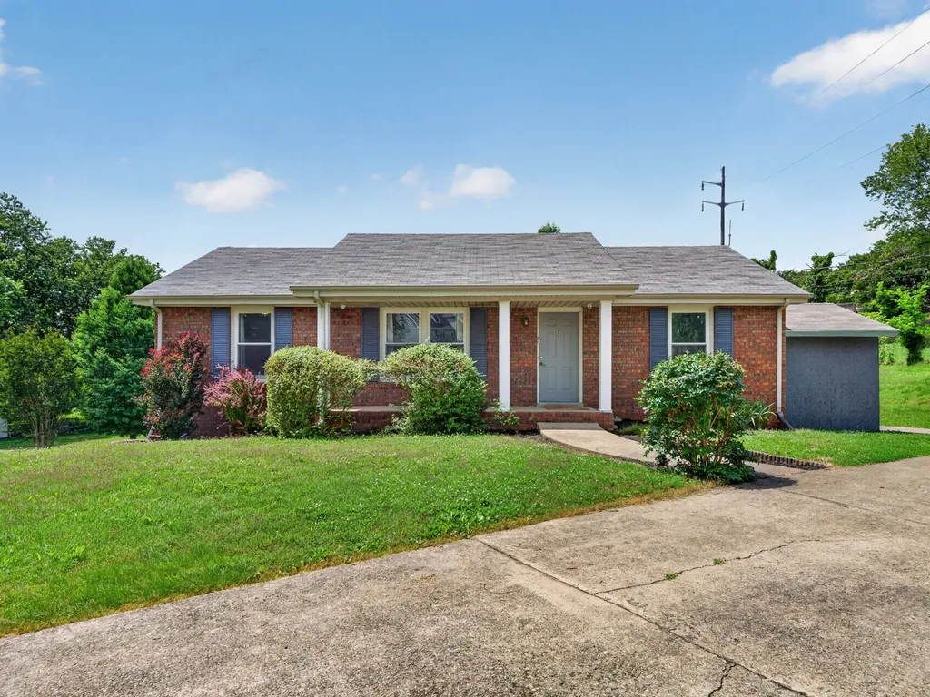 1914 Claymont Drive Clarksville TN 37040