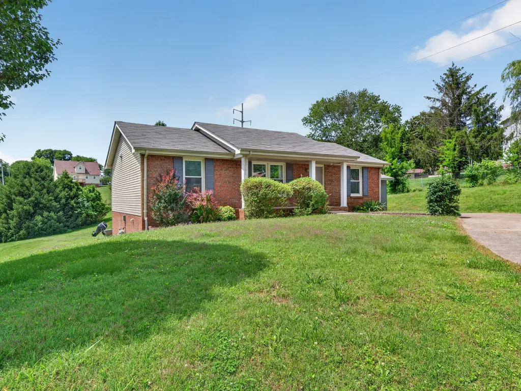 1914 Claymont Drive Clarksville TN 37040