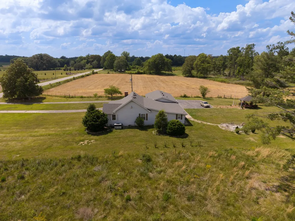 4232 Old Nashville Highway Mcminnville TN 37110