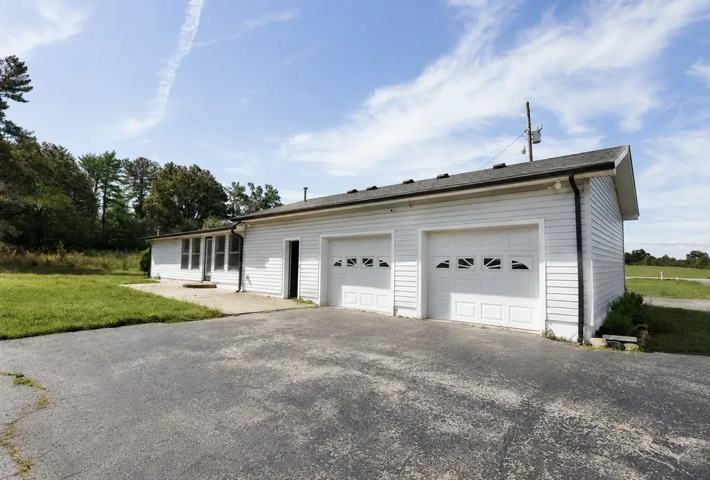 4232 Old Nashville Highway Mcminnville TN 37110