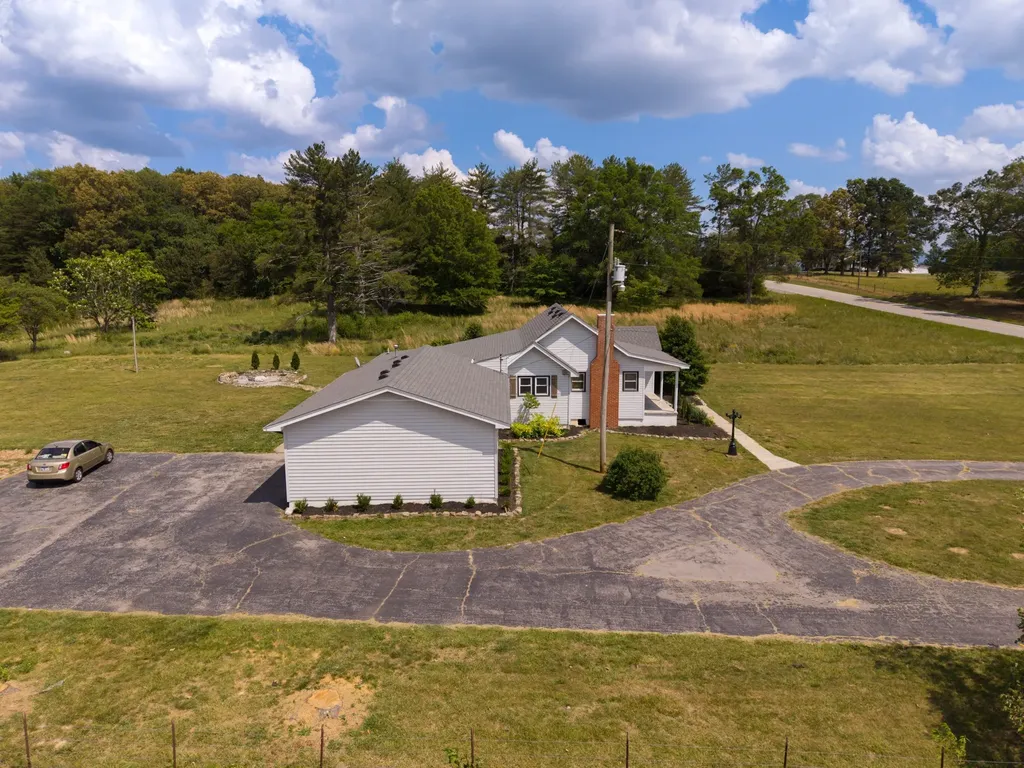 4232 Old Nashville Highway Mcminnville TN 37110