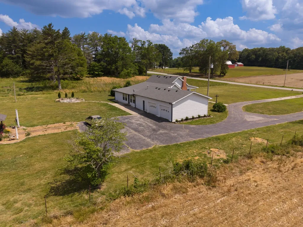 4232 Old Nashville Highway Mcminnville TN 37110