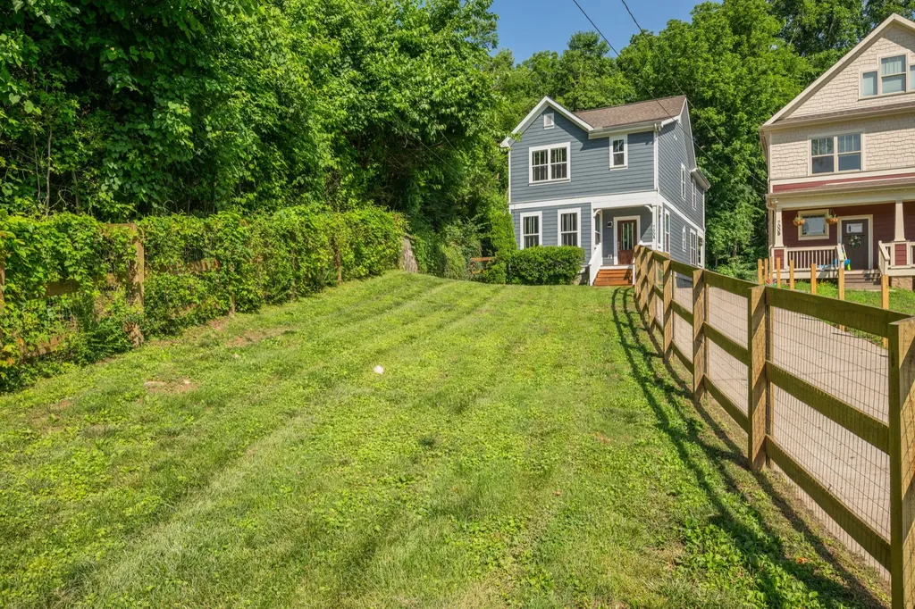 700 Eastland Court Nashville TN 37206