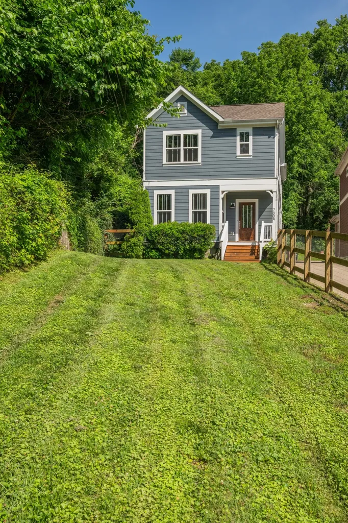 700 Eastland Court Nashville TN 37206