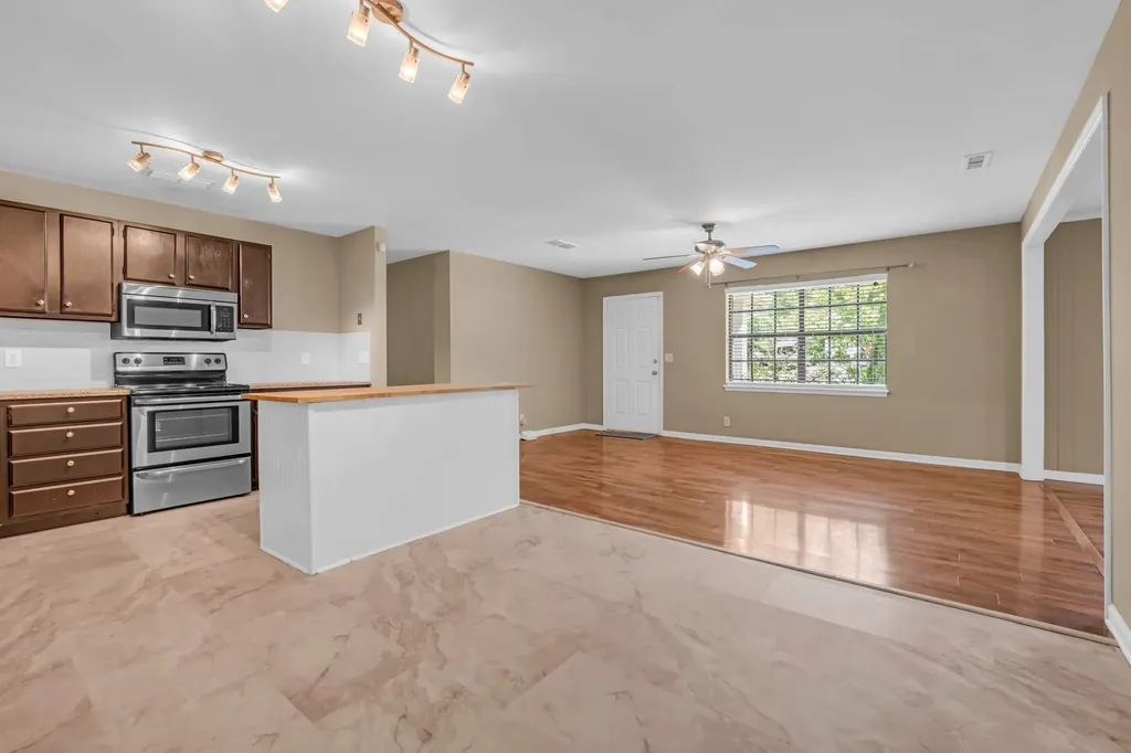 4320 Central Valley Drive Hermitage TN 37076