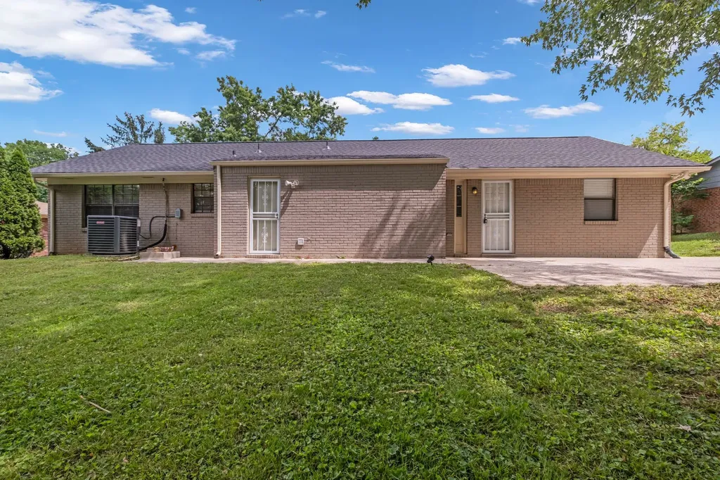 4320 Central Valley Drive Hermitage TN 37076