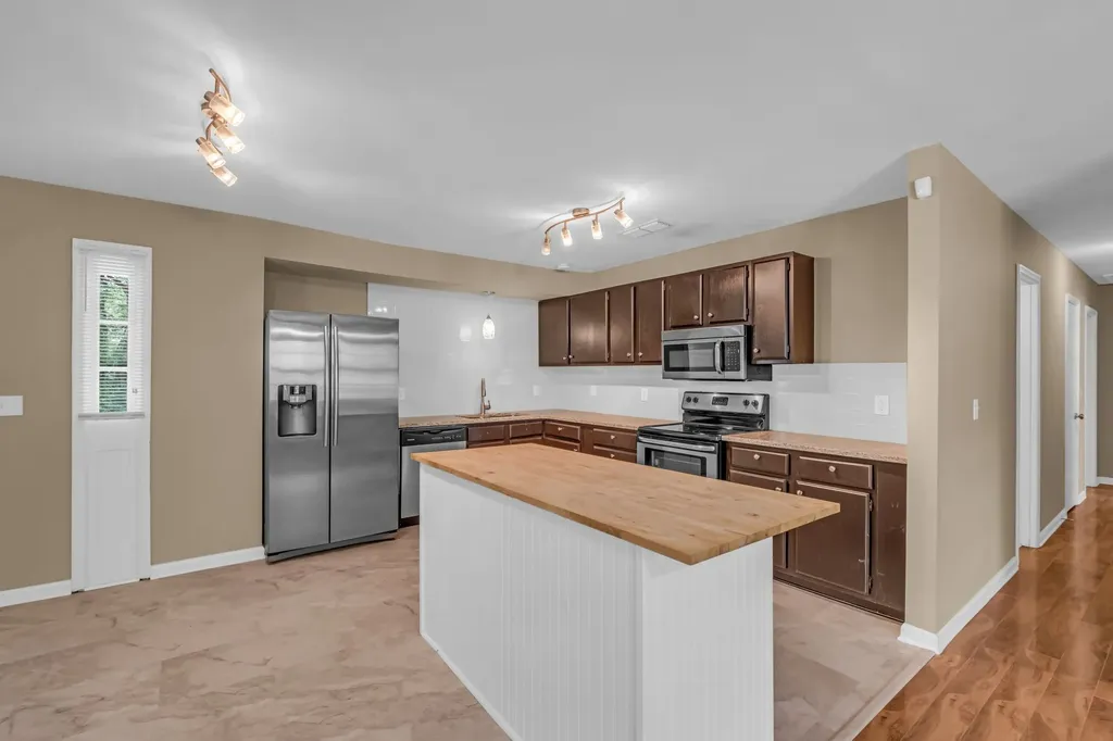 4320 Central Valley Drive Hermitage TN 37076