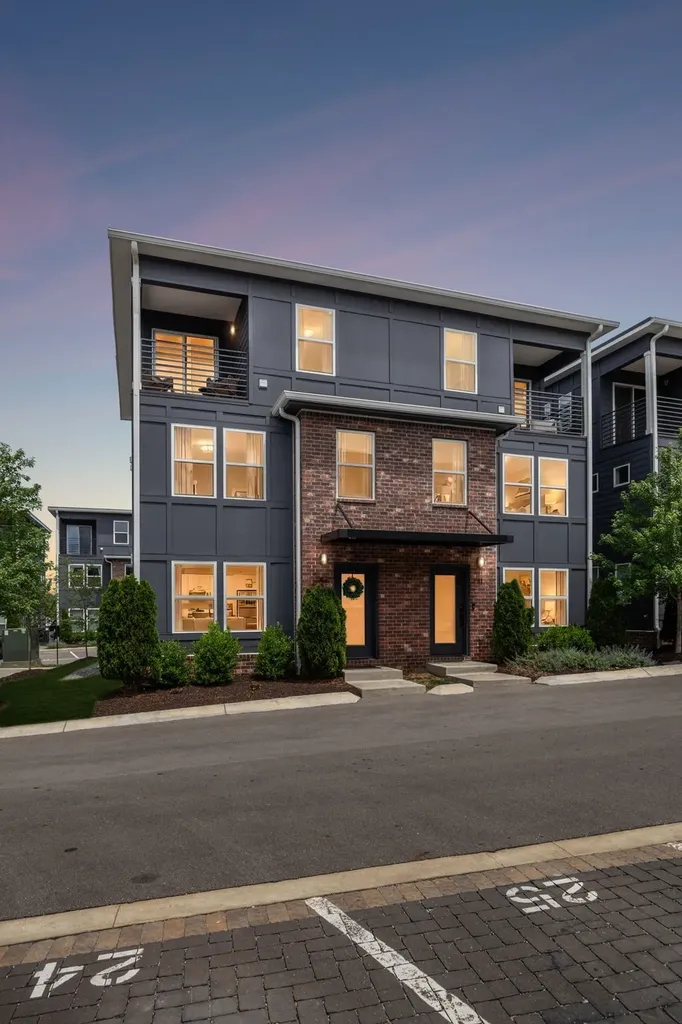 102 Duke Street Nashville TN 37207