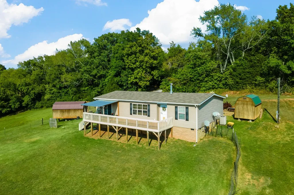 2114 Peach Orchard Road Culleoka TN 38451