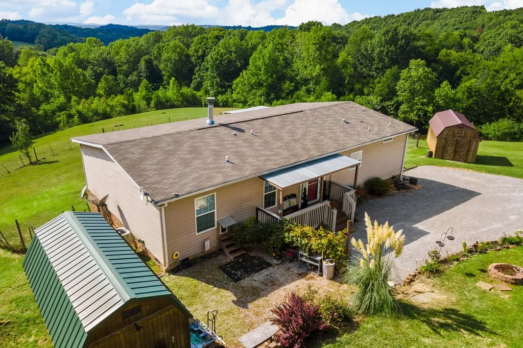 2114 Peach Orchard Road Culleoka TN 38451