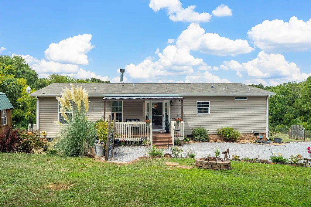 2114 Peach Orchard Road Culleoka TN 38451