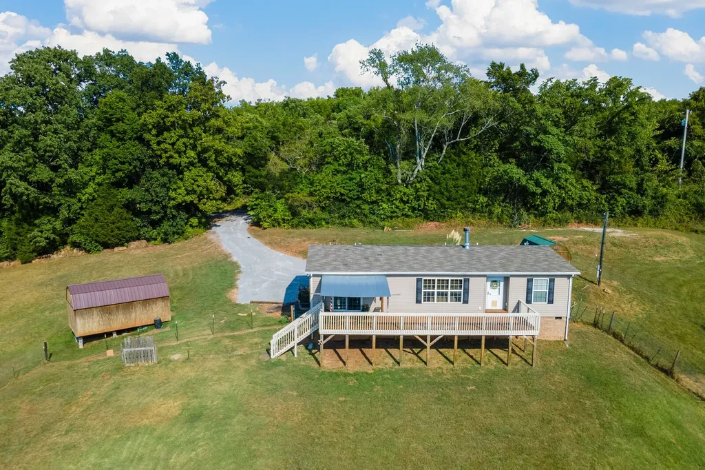 2114 Peach Orchard Road Culleoka TN 38451