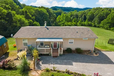 2114 Peach Orchard Road Culleoka TN 38451