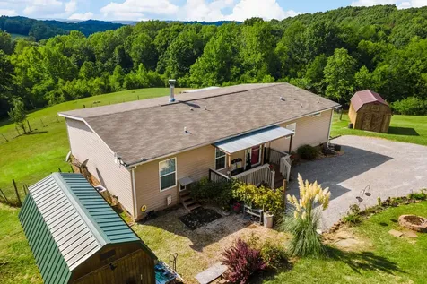 2114 Peach Orchard Road Culleoka TN 38451