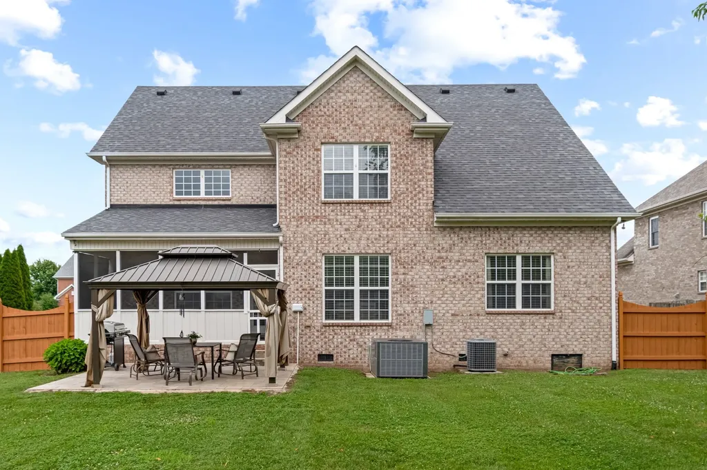 1018 Brixworth Drive Thompsons Station TN 37179