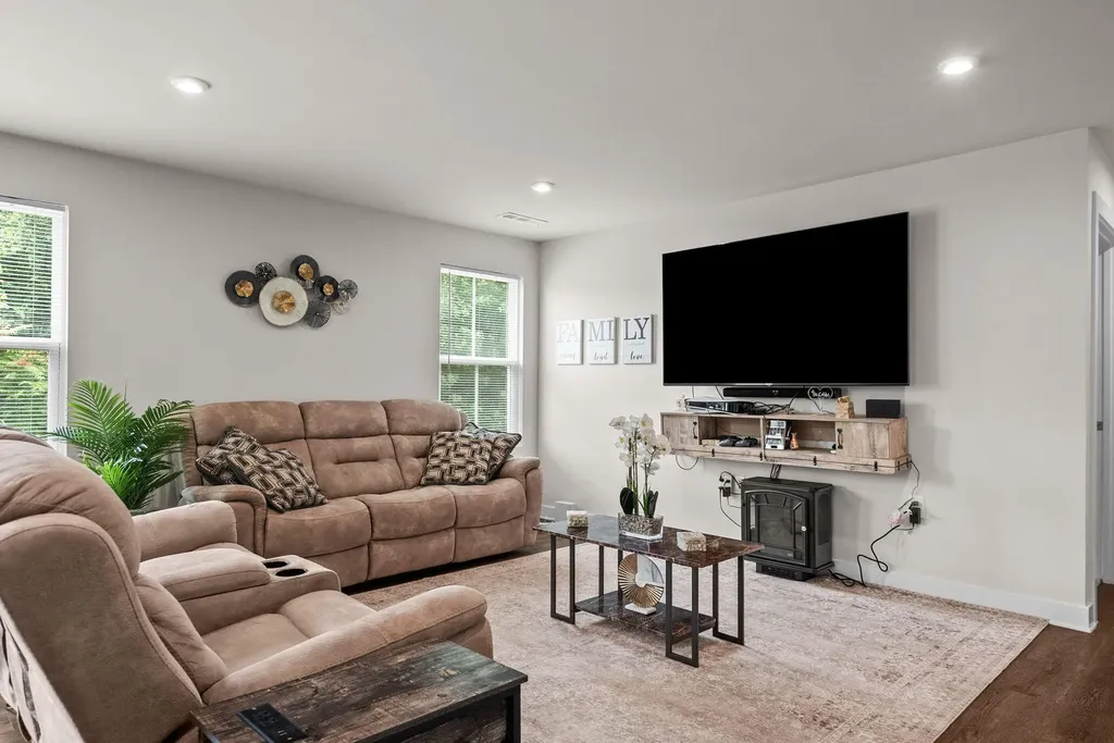 396 Streamview Drive White House TN 37188