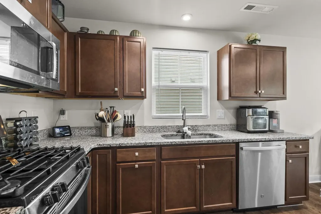 396 Streamview Drive White House TN 37188